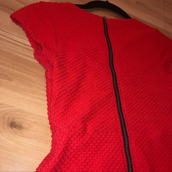 Textured Cutout Red Dress - Picture 7 of 8